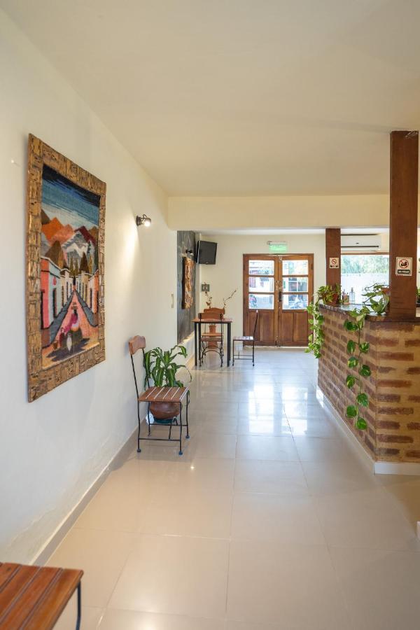 Aires De Cafayate Hostel Bagian luar foto